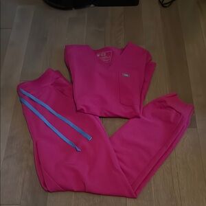 Figs high waisted Zamora joggers and Catarina one pocket scrub top